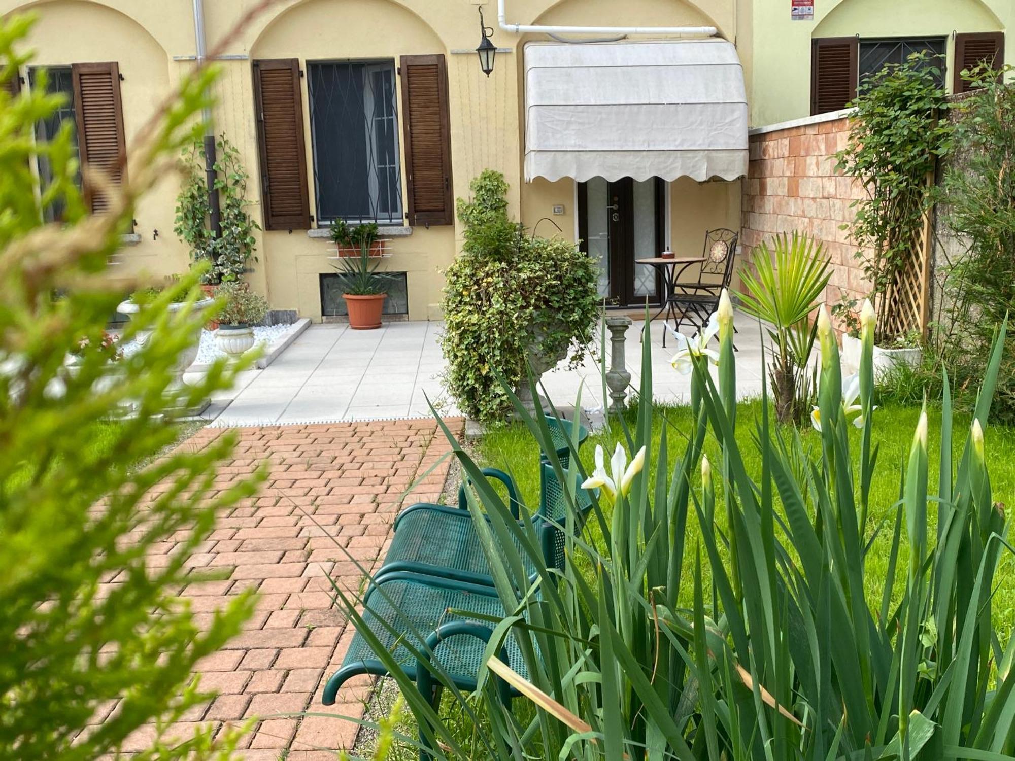 Savany B&Apartments Buscate Extérieur photo